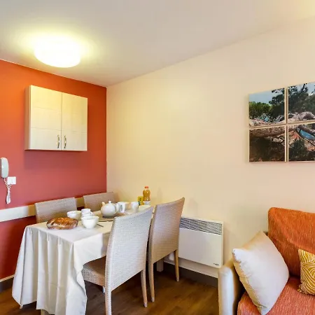 Le Village - C0 266 By Interhome Saint-Raphaël